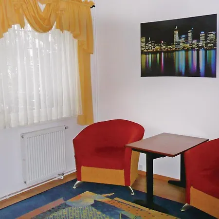 Beautiful In With 4 Bedrooms And Wifi