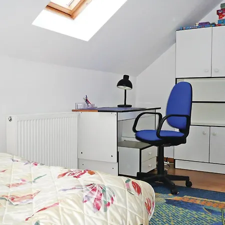 Beautiful In With 4 Bedrooms And Wifi *